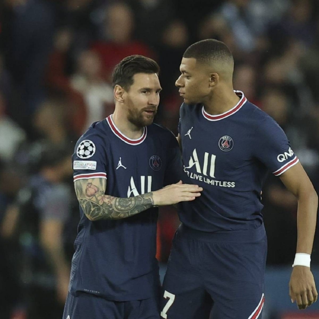 TheShy 的坦克杰斯在15分钟内取得了奢华的7-0，再次以一条命在上路击败了三条命