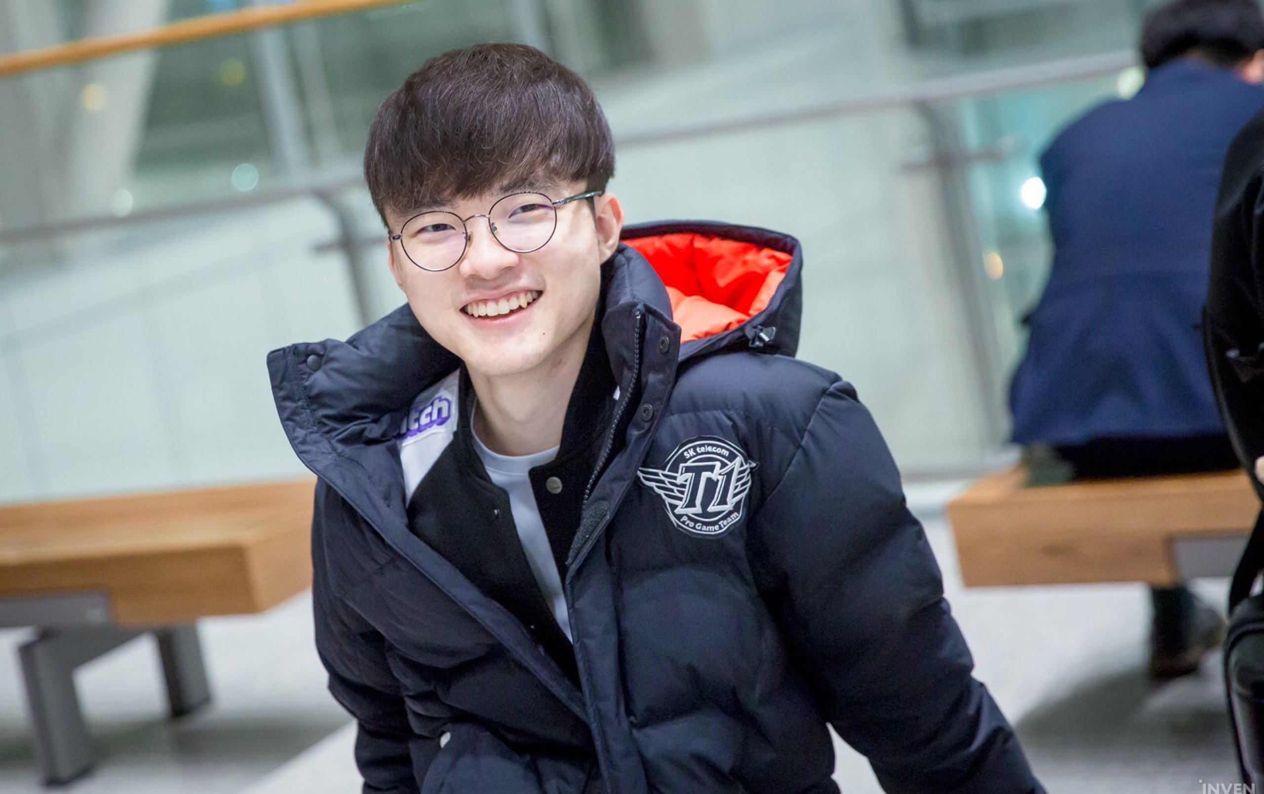 资讯世界赛首鸡，离谱哥3倍SKS立功