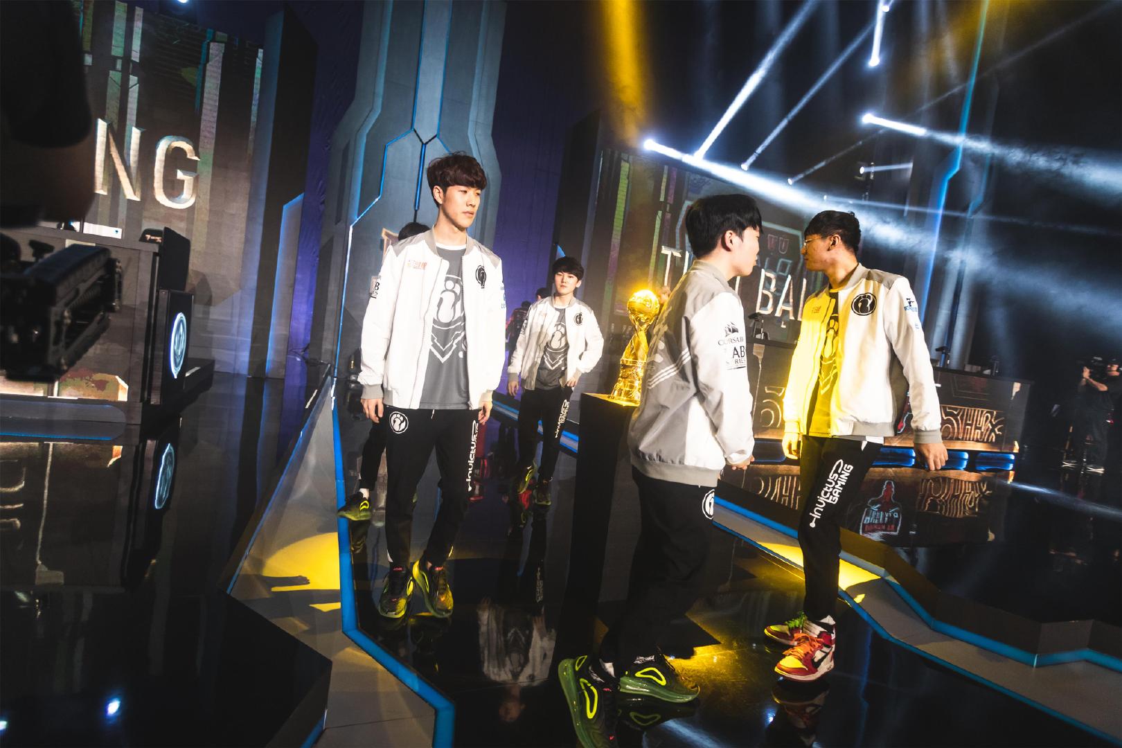 PP牛头英勇狂开 钦元狗头团战收割不输队长 Icon队赢下首局