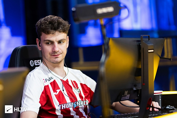 knight 在与 Anyone's Legend 的比赛前表示：“我们需要更好地进行早期团战——否则，我们可能会输。”